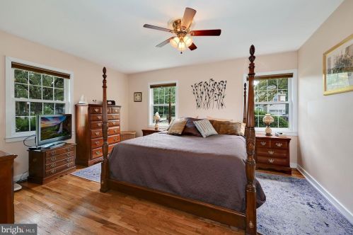 457 Crystal Lake Ave, Tavistock NJ 08033-2819 exterior