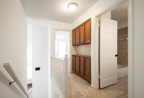 1921 Meadowview Ct, Carrollton TX 75010-4048 exterior