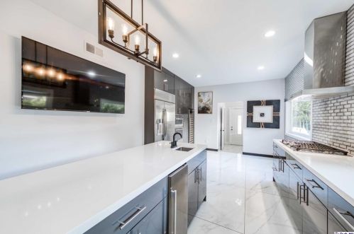 1616 Wabasso Way, Glendale CA  91208-2441 exterior