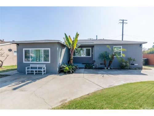 8418 Rives Ave, Downey, CA 90240-2130