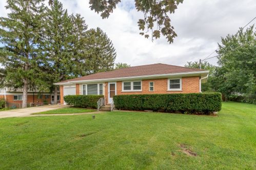 3303 Betty Dr, Arlington Hts, IL 60004-1710