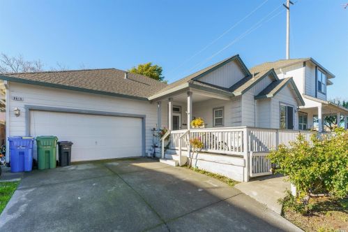 8615 Windsor Park Cir, Windsor, CA 95492-9218