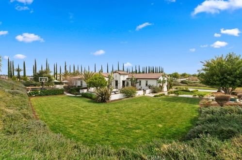 1769 Green Orchard Pl, Riverside CA  92508-8746 exterior