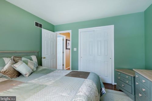 303 Devon Dr, Lancaster PA  17603-4609 exterior