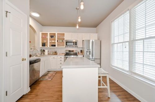 2501 Longcourt Cir, Atlanta, GA 30339-1796