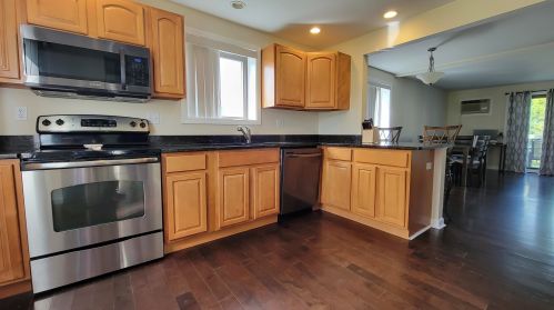 69 Bayberry Ln, Londonderry, NH 03053-4603