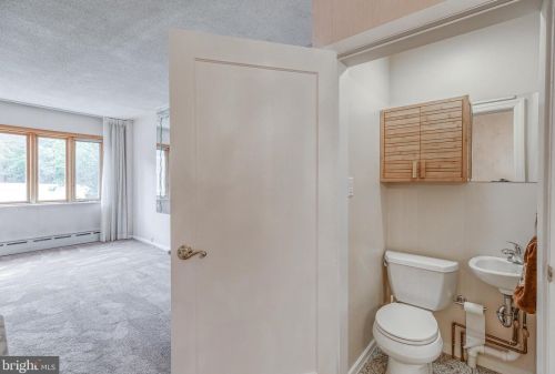 2434 10th St, Philadelphia PA 19133-1603 exterior