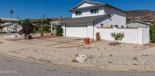 2190 May Ct, Simi Valley, CA 93063-3841
