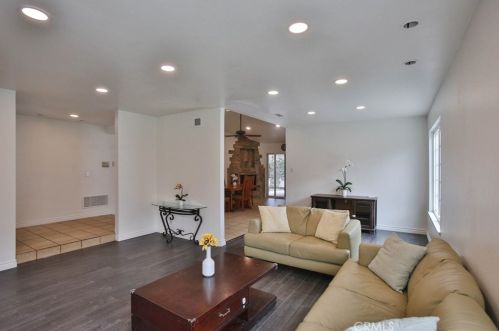 2310 San Lorenzo Ave, Santa Ana CA 92704-6039 exterior