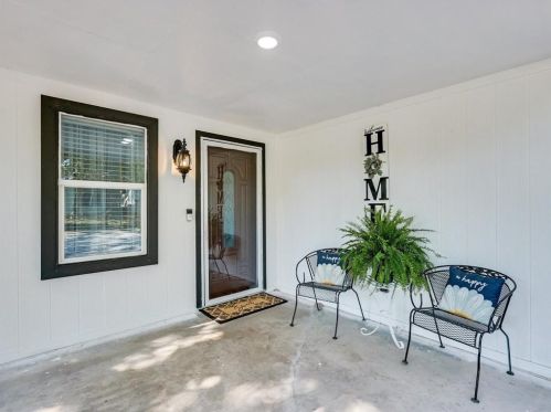 412 Kimbrough Rd, Azle, TX 76020-2626