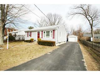 34 Earl Ave, East Providence, RI 02915-3202