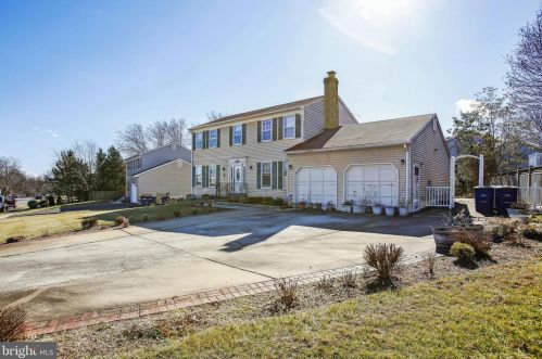1325 Mistyvale St, Herndon, VA 20170-3658
