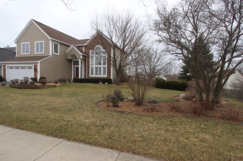 1655 Huntington Dr, Barrington Hills, IL 60102