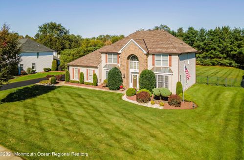 8 Polo Club Dr, East Freehold, NJ 07728-8069