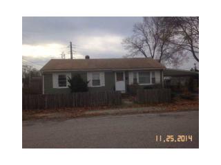 45 Vineyard St, Pawtucket, RI 02860-5824