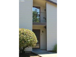12504 Stark St, Portland, OR 97233-1066