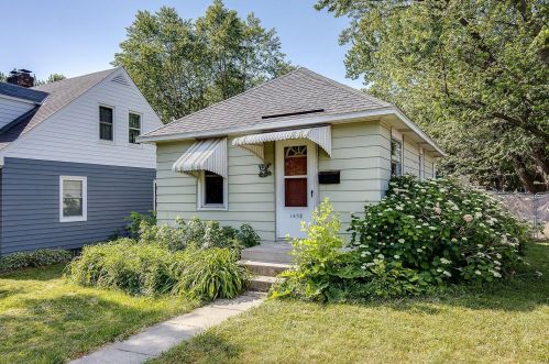 1458 Almond Ave, Saint Paul MN  55108-2536 exterior