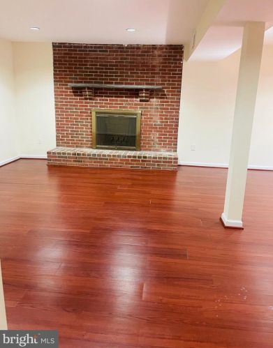 438 Northwest Dr, Silver Spring MD 20901-1435 exterior