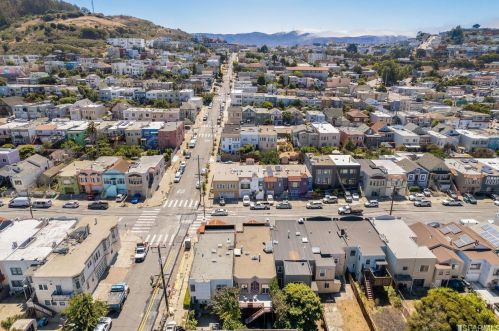 1306 Gilman Ave, San Francisco CA 94124-3243 exterior