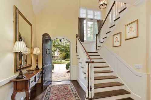 4734 Dudley Ln, Atlanta GA  30327-3330 exterior