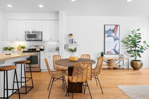 13023 Union Ave, Hawthorne, CA 90250-1861