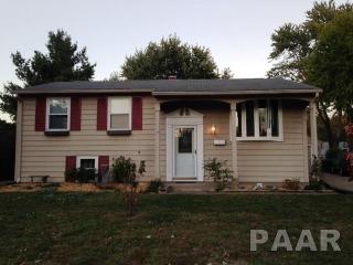 1806 Holiday Dr, Pekin, IL 61554-1927