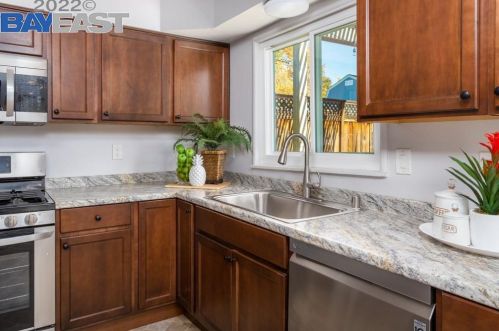 3124 Ameno Rd, Concord CA  94519-2221 exterior
