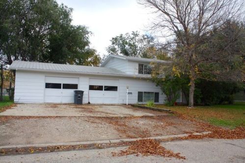 101 Davis St, Burlington, ND 58722-2031