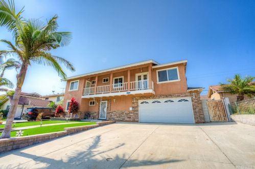 6211 Lee Dr, Cypress, CA 90630-3919
