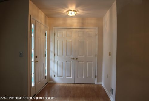 1 Angus Ct, Jackson Twp, NJ 08527-3927