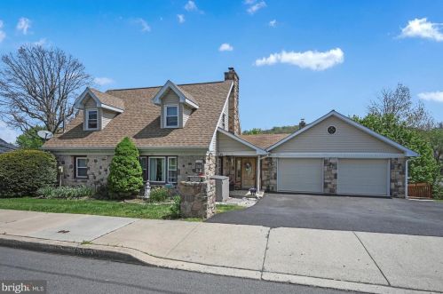 212 Fulton St, Ephrata PA  17522-2419 exterior