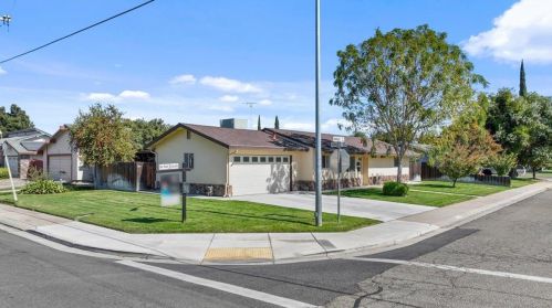 1275 Manor Dr, Ripon, CA 95366-2539