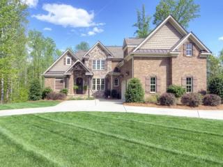 6256 Fox Chase Dr, Davidson, NC 28036-8037