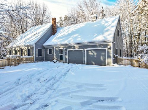 20 Pheasant Run Rd, Belgrade, ME 04917-4113