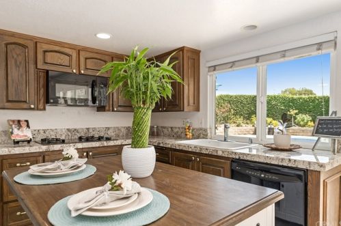 6298 Woodsboro Ave, Anaheim CA  92807-2347 exterior