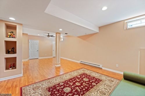 53 Winding Way, Princeton NJ  08540-8809 exterior