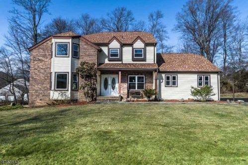 3 Viking Ct, Dover, NJ 07869-1236
