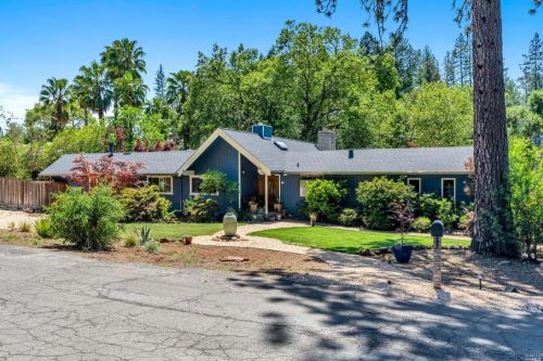 519 La Tierra Dr, Angwin, CA 94508-9629