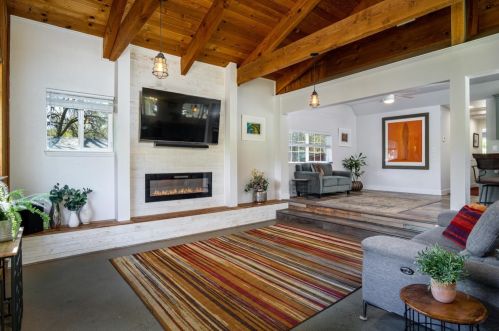 1109 Lozanos Rd, Newcastle, CA 95658-9660