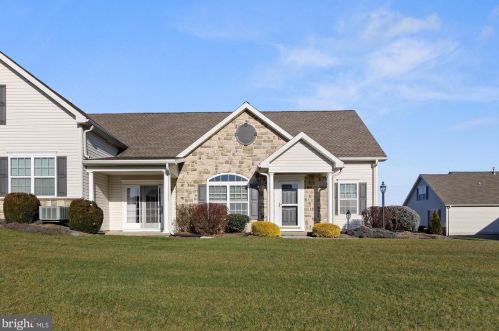 157 Mineral Dr, York, PA 17408-6372