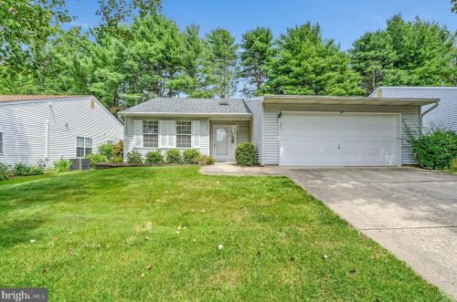 32 Deep Hollow Ln, Columbus, NJ 08022-1018