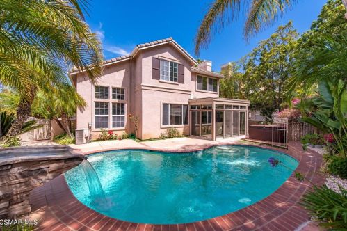 531 Granite Hl St, Simi Valley CA 93065-0608 exterior