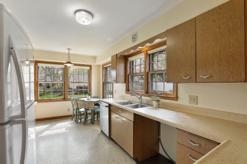 1372 Hazel St, Saint Paul MN  55119-4507 exterior