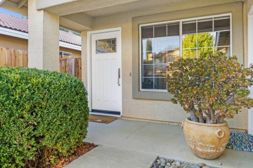 1211 Cresta Ct, Davis, CA 95618-7114