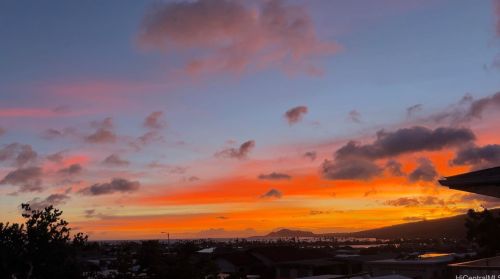 523 Kekupua St, Honolulu HI 96825-2303 exterior