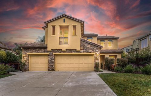 1960 County Down Way, Gilroy, CA 95020-3024
