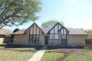 1710 Paxton Dr, Carrollton TX  75007-3039 exterior