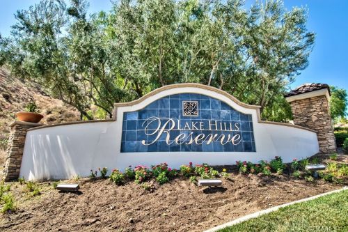 16849 Ridge Cliff Dr, Riverside CA  92503-0251 exterior