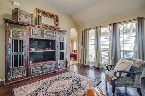 8017 Cripple Crk Dr, Fort Worth TX  76179-2527 exterior