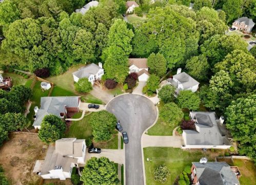 842 Eagle Glen Xing, Holly Springs GA  30189-6958 exterior